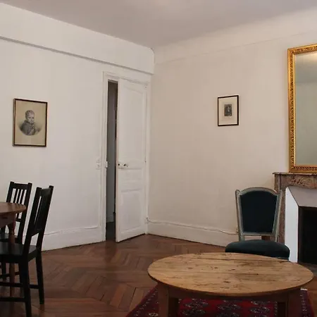 Peace And Charm In Apartamento París